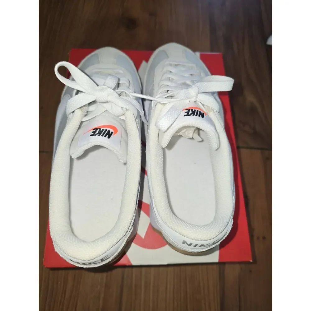 Size 6.5 - Nike Pacific White Gum W